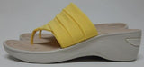 Bzees Dallas Size US 9 M EU 39 Women's Casual Slide Wedge Thong Sandals Yellow