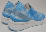 Isaac Mizrahi Live Size US 8.5 M Women's Slip-On Walking Shoes Blue Tie Dye