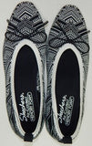 Skechers Cleo Snip Sweet Class Size 9 M EU 39 Women's Slip-On Shoes White/Black
